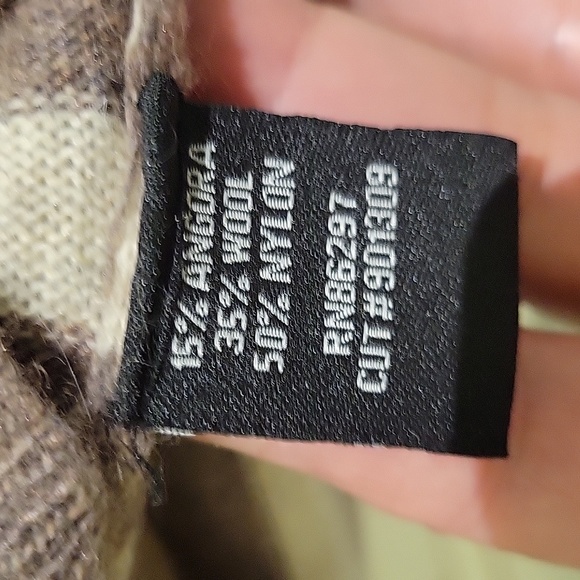 Sweater - Picture 4 of 5